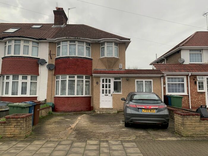 4 Bedroom Semi-Detached House To Rent In Twyford Road, Harrow HA2