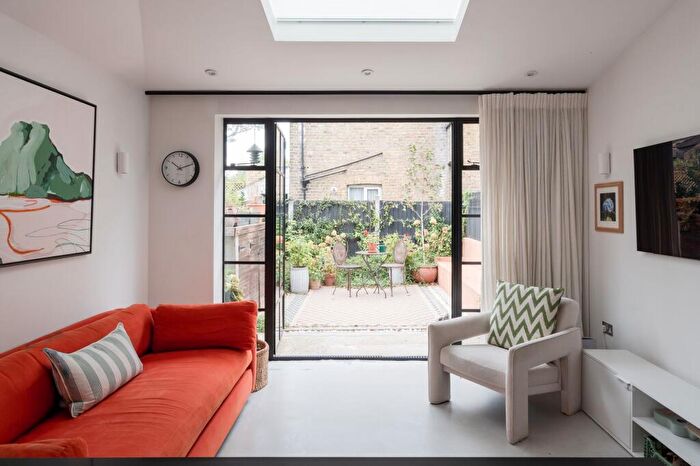 4 Bedroom Terraced House For Sale In Wragby Road, Leytonstone, London, E11