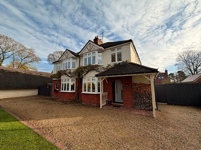 5 Bedroom Detached House For Sale In The Moor, Bedford, MK43