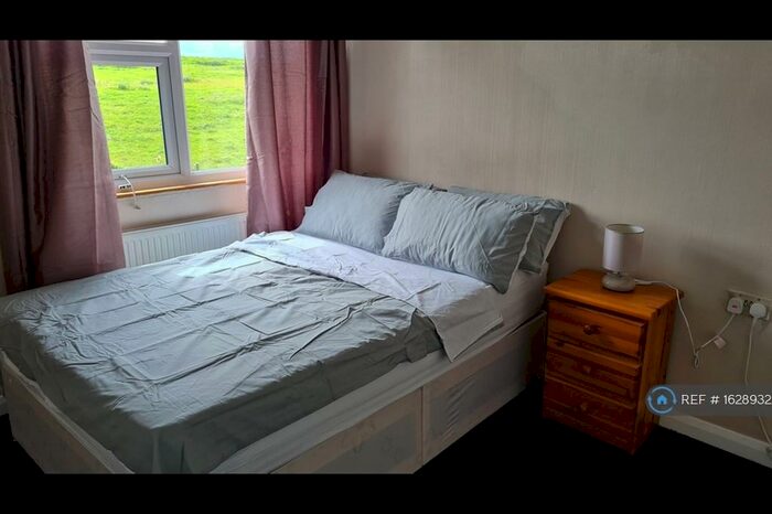 2 Bedroom Terraced House To Rent In Knockhall Chase, Greenhithe, DA9