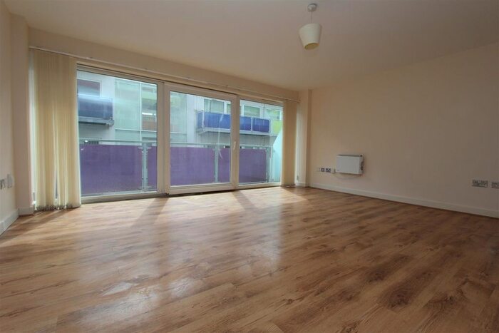 2 Bedroom Flat To Rent In Concord Street, Leeds, LS2