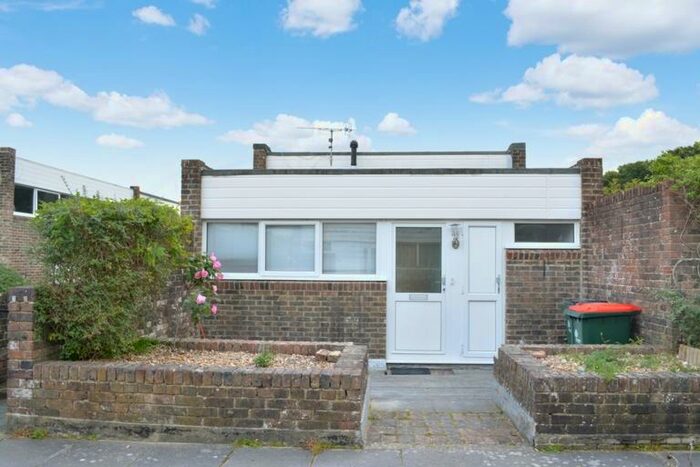 1 Bedroom Bungalow To Rent In Forestfield, Furnace Green, RH10