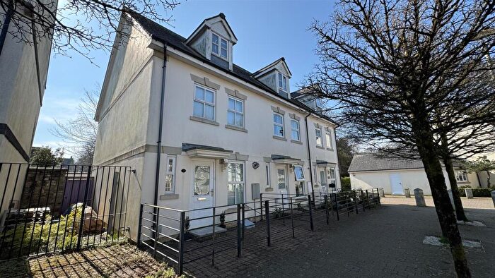 4 Bedroom End Of Terrace House For Sale In Manadon, Plymouth, PL5