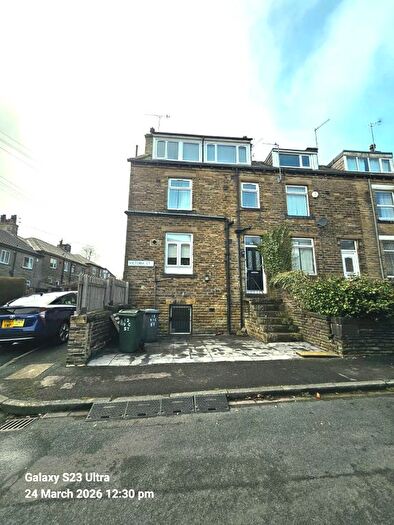 2 Bedroom Terraced House To Rent In Victoria Street, Bradford, BD14