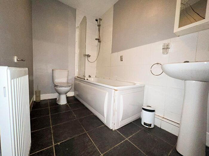 1 Bedroom Flat To Rent In Victoria Road, Falkirk Town, Falkirk, FK2