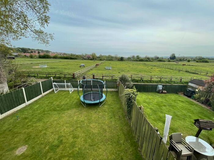 3 Bedroom Semi-Detached House For Sale In The Orchards, Snainton, Scarborough, YO13