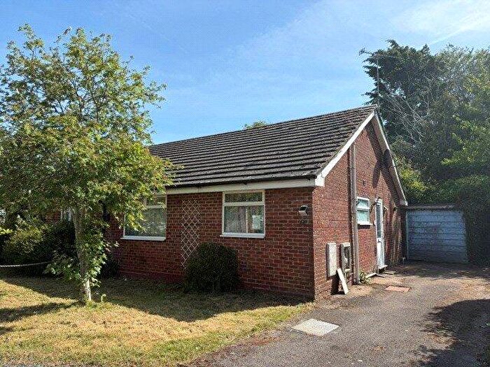 2 Bedroom Bungalow For Sale In Joyce Dickson Close, Ringwood, Hampshire, BH24