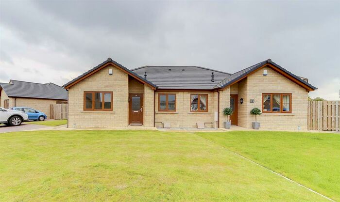 3 Bedroom Semi-Detached Bungalow To Rent In Groveside Park, Burnley, Lancashire, BB12