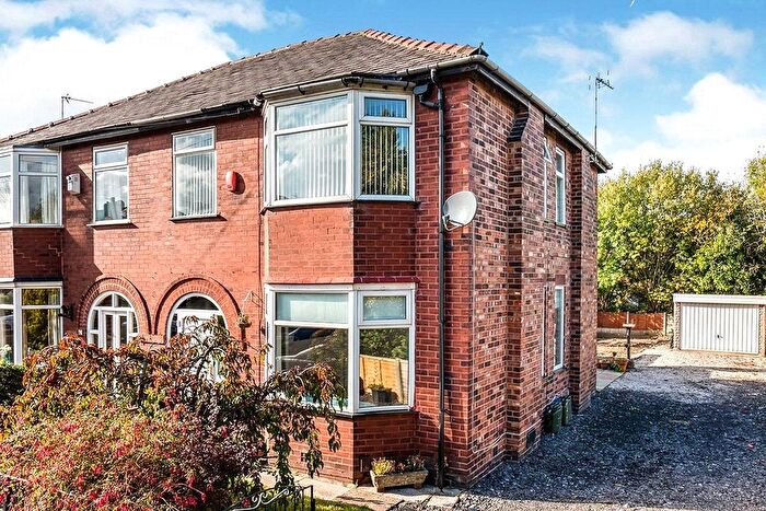 3 Bedroom Semi-Detached House To Rent In Rivington Avenue, Pendlebury, Swinton, Manchester, M27
