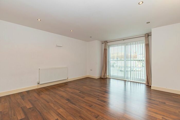 2 Bedroom Flat To Rent In Oxford Road, Kidlington, OX5