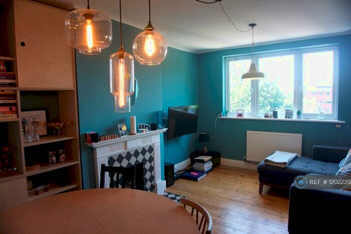 2 Bedroom Flat To Rent In Lemna Court, London, E11
