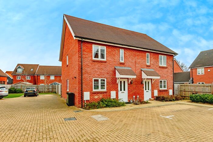 2 Bedroom Semi Detached House For Sale In Hoadley Road, Horley, RH6