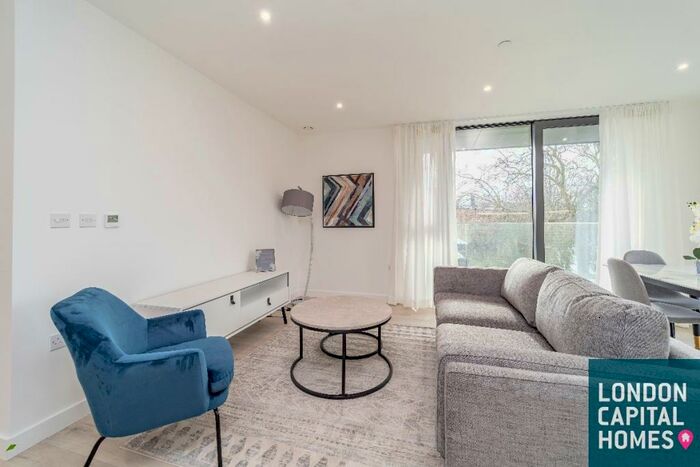 2 Bedroom Apartment To Rent In Willowbrook House, Green Lanes, Woodberry Down, London, N4