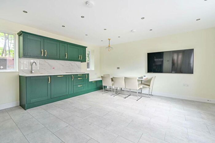 3 Bedroom Semi-Detached House To Rent In Caradon Close, Woking, GU21