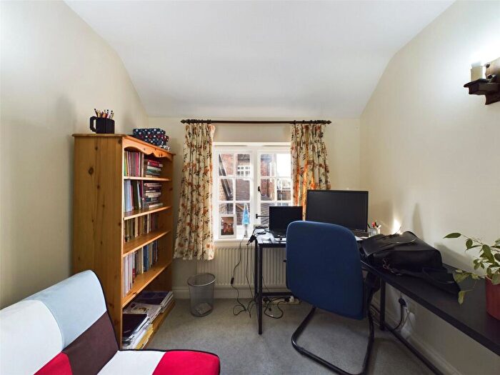 2 Bedroom End Of Terrace House To Rent In Bell Lane, Thame, Oxfordshire, OX9