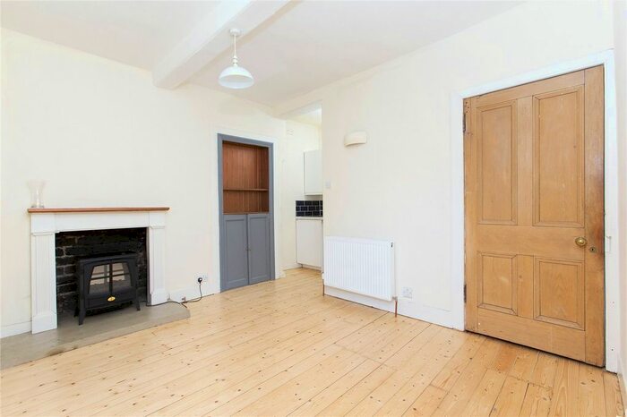 1 Bedroom Flat To Rent In Leslie Place, Edinburgh, EH4