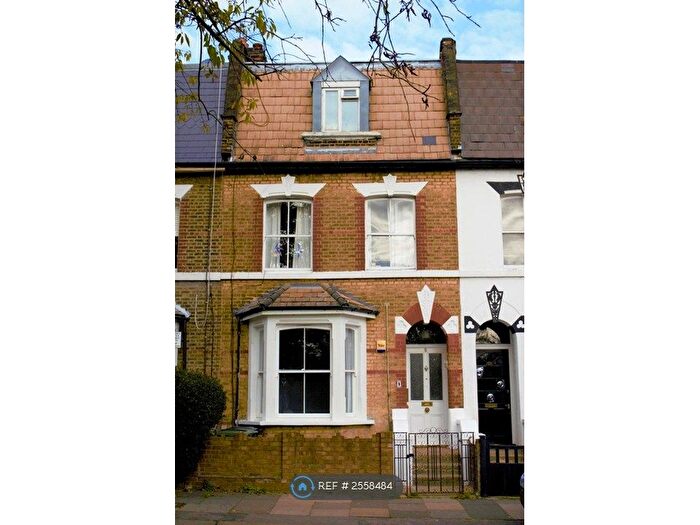 2 Bedroom Flat To Rent In St. Michael's Terrace, London, N22