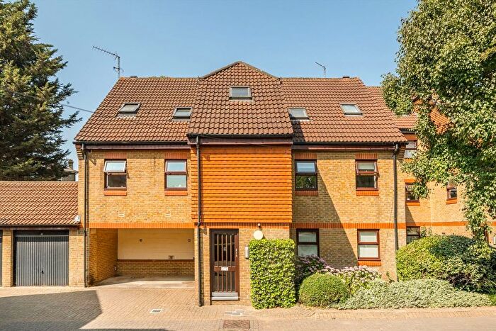 1 Bedroom Flat To Rent In Pursewardens Close, West Ealing, W13