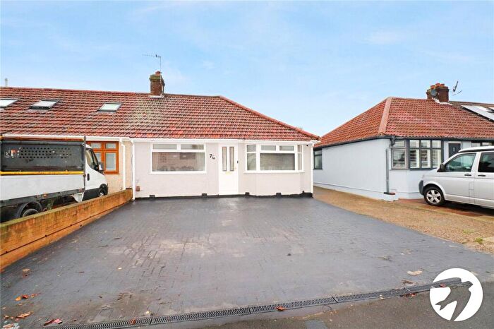3 Bedroom Bungalow For Sale In King Harolds Way, Bexleyheath, DA7