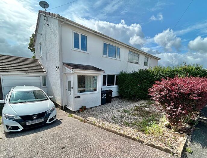 3 Bedroom Semi-Detached House For Sale In Llys Sychnant, Conwy, LL32