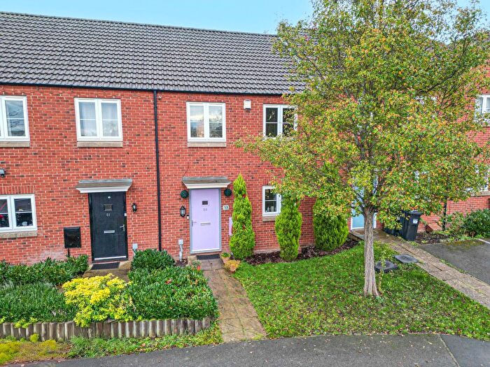 3 Bedroom Terraced House For Sale In Kerry Hill, Oakridge Park, MK14