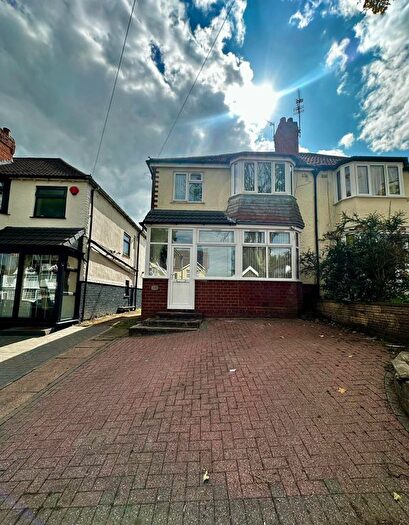 3 Bedroom Semi-Detached House To Rent In Castle Road West, Oldbury, B68