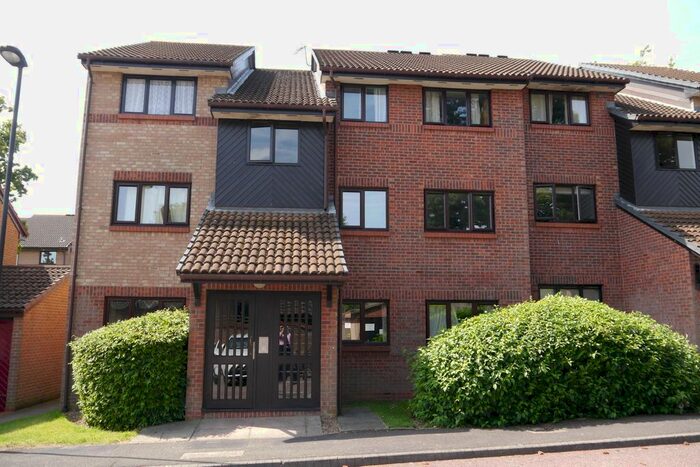 2 Bedroom Flat To Rent In John Gooch Drive, Enfield, EN2
