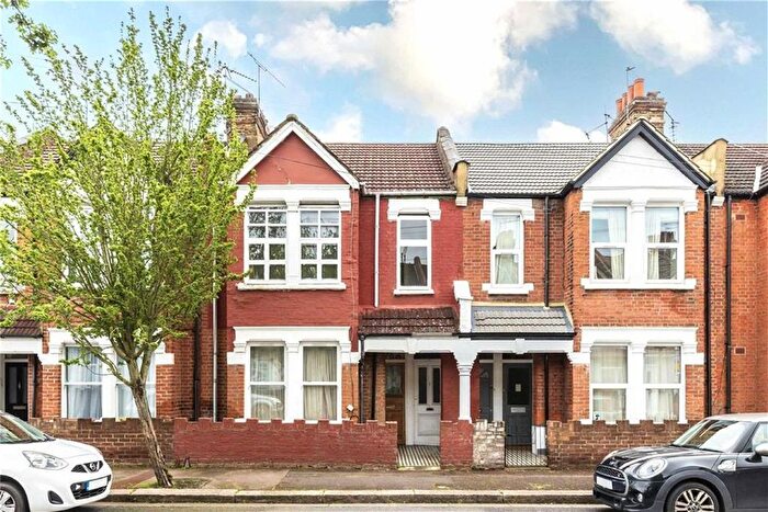 2 Bedroom Flat For Sale In Willow Vale, Shepherd's Bush, W12