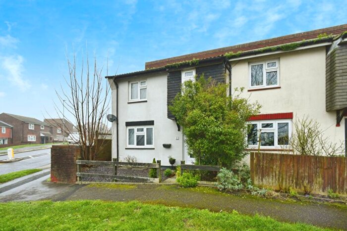 3 Bedroom End Of Terrace House For Sale In Whitehawk Way, Brighton, BN2