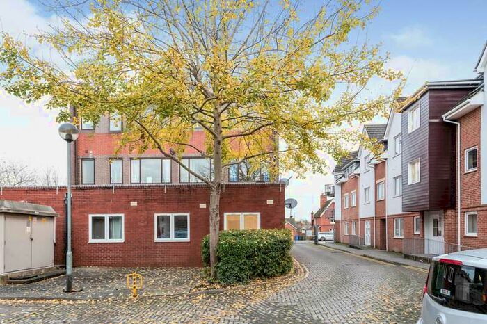 Apartment To Rent In Consort House Fleet, GU51