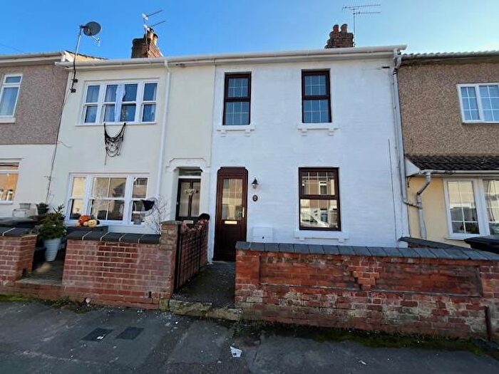 3 Bedroom Terraced House To Rent In Redcliffe Street, Swindon, SN2