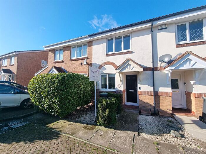 2 Bedroom Terraced House For Sale In Redhouse Park Gardens, Gosport, PO12