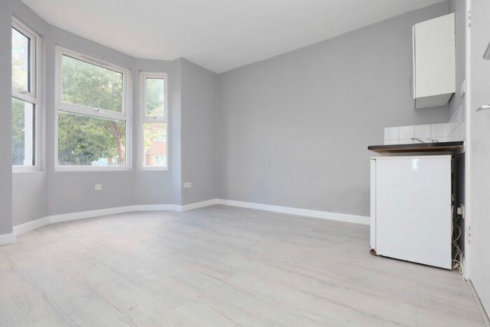 Studio To Rent In Brandville Road, West Drayton, UB7