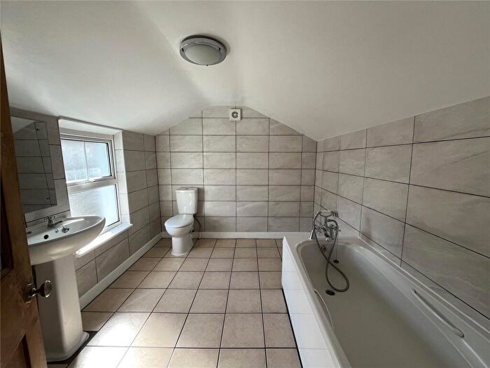 2 Bedroom End Of Terrace House To Rent In Gladstone Terrace, Wick, Littlehampton, West Sussex, BN17
