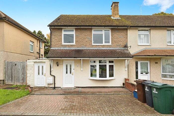 3 Bedroom End Terrace House For Sale In Essetford Road, Ashford, TN23