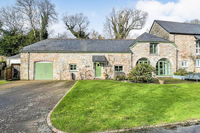 3 Bedroom Coach House For Sale In Mill Leat Close, Yealmpton, Devon, PL8