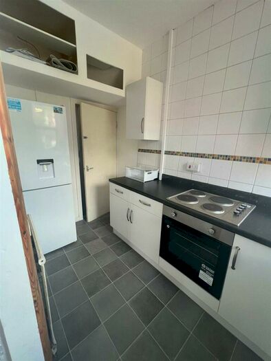 2 Bedroom House To Rent In Bexley Terrace, Leeds, LS8