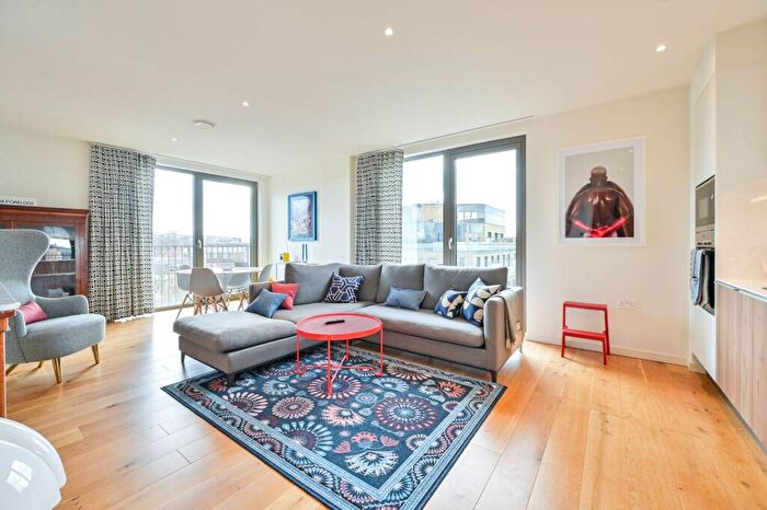 3 Bedroom Flat For Sale In Camberwell Passage, Camberwell, London, SE5