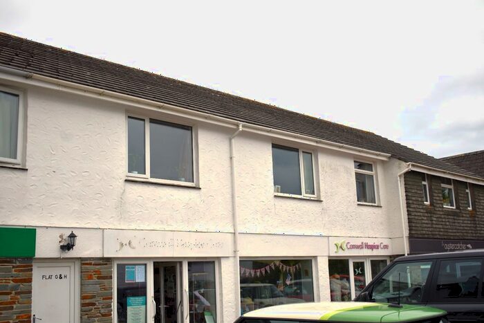2 Bedroom Flat To Rent In The Square, Mawnan Smith, TR11