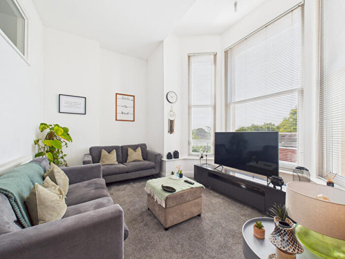 2 Bedroom Apartment For Sale In The Lawns, Hull, Yorkshire, HU7
