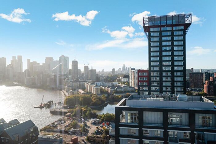 3 Bedroom Apartment For Sale In Serapis House, Goodluck Hope Walk, London, E14