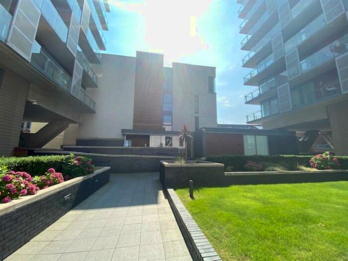 2 Bedroom Flat To Rent In Spectrum, Block Blackfriars Road, Salford, M3