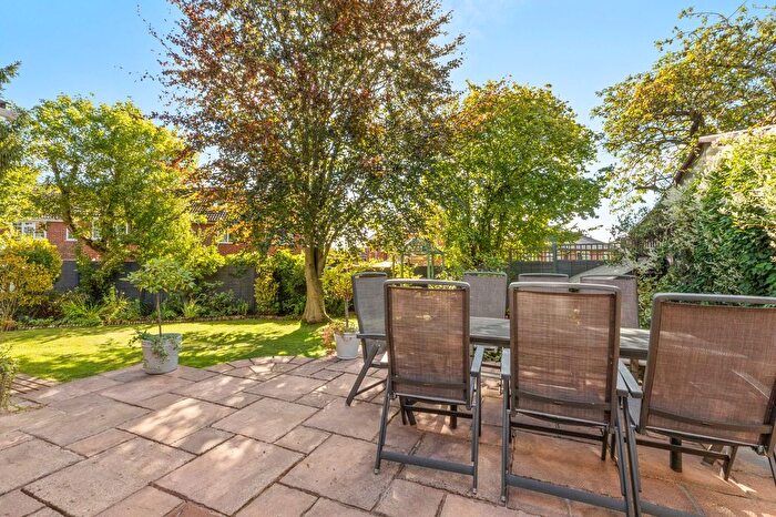 4 Bedroom Detached House For Sale In Selwood Way, Downley, HP13