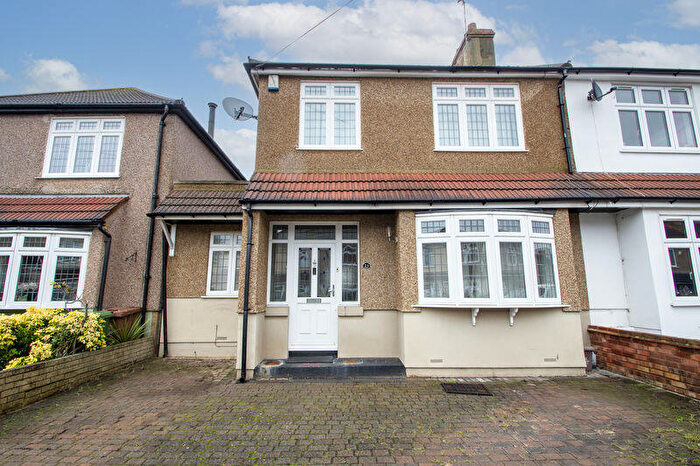 3 Bedroom Semi Detached House To Rent In Newlyn Road, Welling, DA16