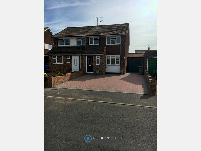 3 Bedroom Semi-Detached House To Rent In Lower Road, Sittingbourne Kent, ME9