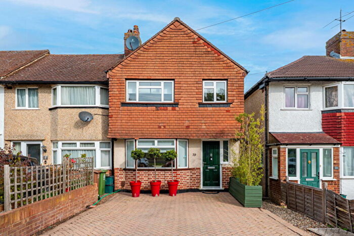 3 Bedroom End Of Terrace House For Sale In Dorchester Road, Worcester Park, Surrey, KT4