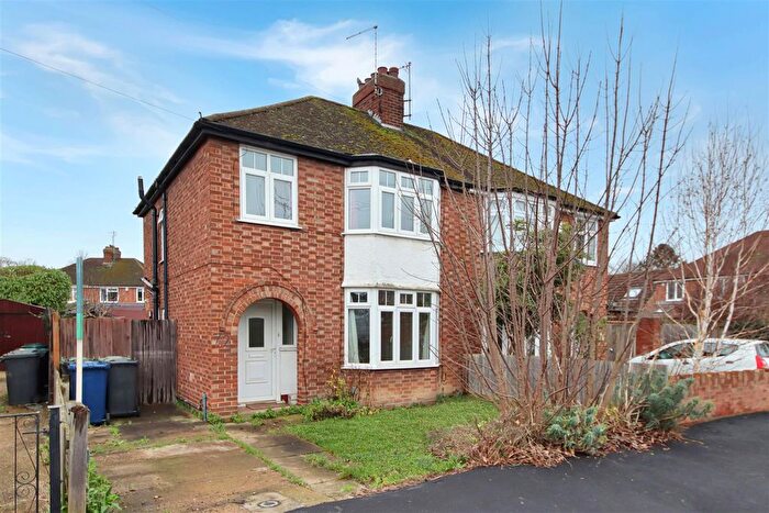 3 Bedroom Semi Detached House For Sale In Cowper Road, Cambridge, CB1