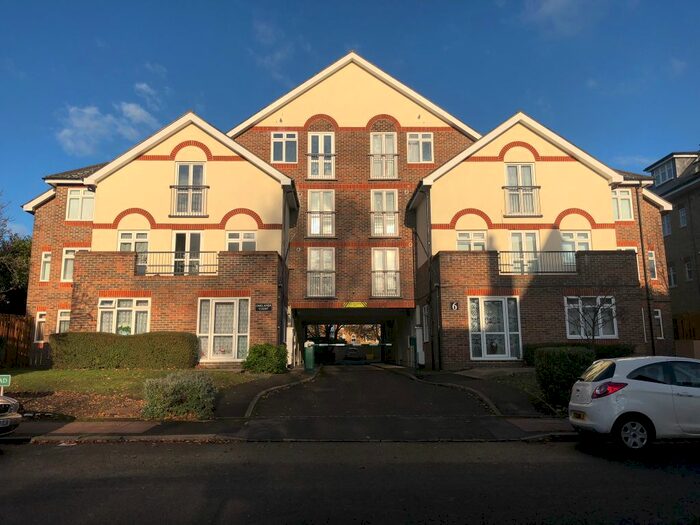 2 Bedroom Flat To Rent In Oaklands Court (), Bromley, BR1