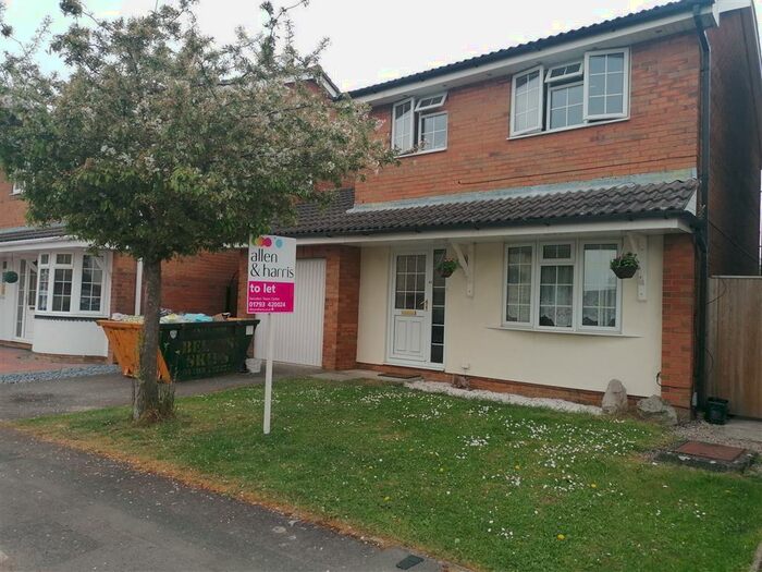 3 Bedroom House To Rent In Godwin Road, Stratton, Swindon, SN3