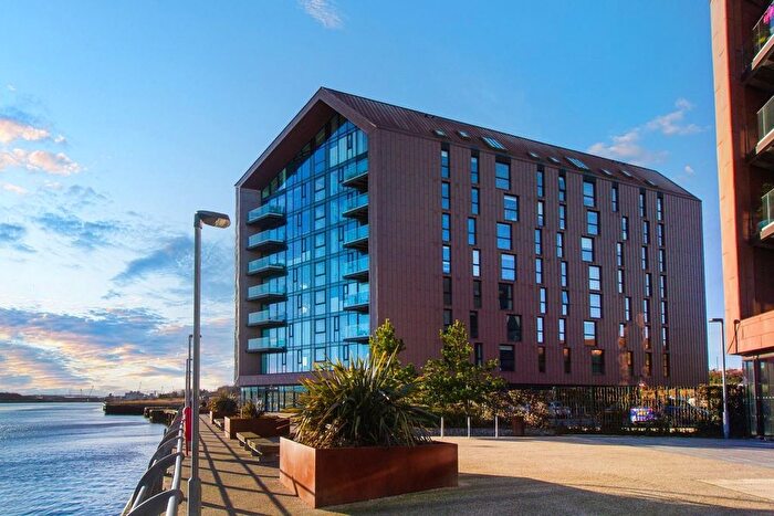 2 Bedroom Flat For Sale In Smokehouse Two, Smiths Dock, NE29
